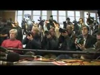 C'est dur d'être aimé par des cons - Bande annonce