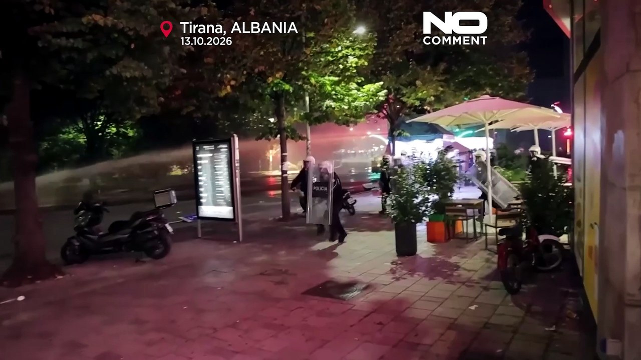 Albanien: studentenproteste in tirana eskalieren bei flamingo-revolution
