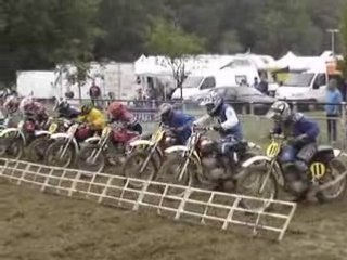 Départ  2 MX anciennes Martigné Ferchaud 2008
