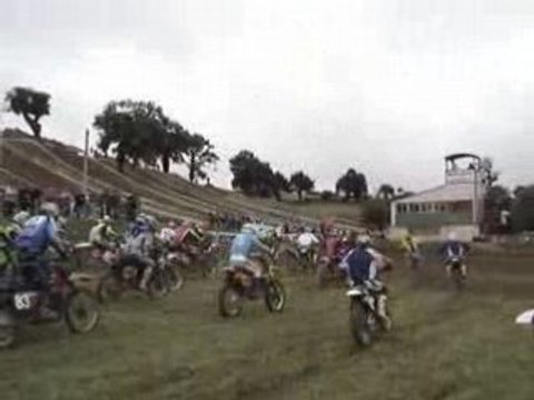 Départ 3 MX anciennes Martigné Ferchaud 2008