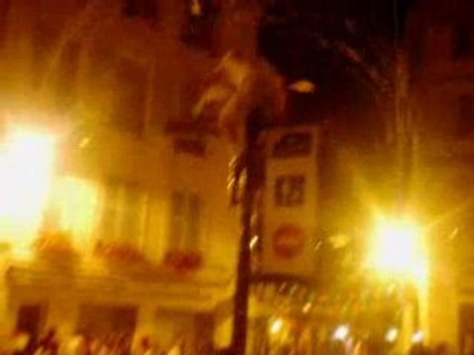 un résistant au jeu du poteau aux fêtes de bayonne 2008