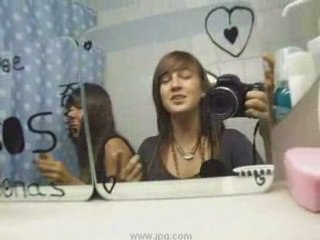 Chloë & Alysson LOL .