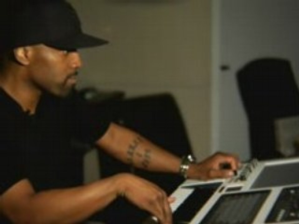 Teddy Riley demos Nuendo on his MIKO