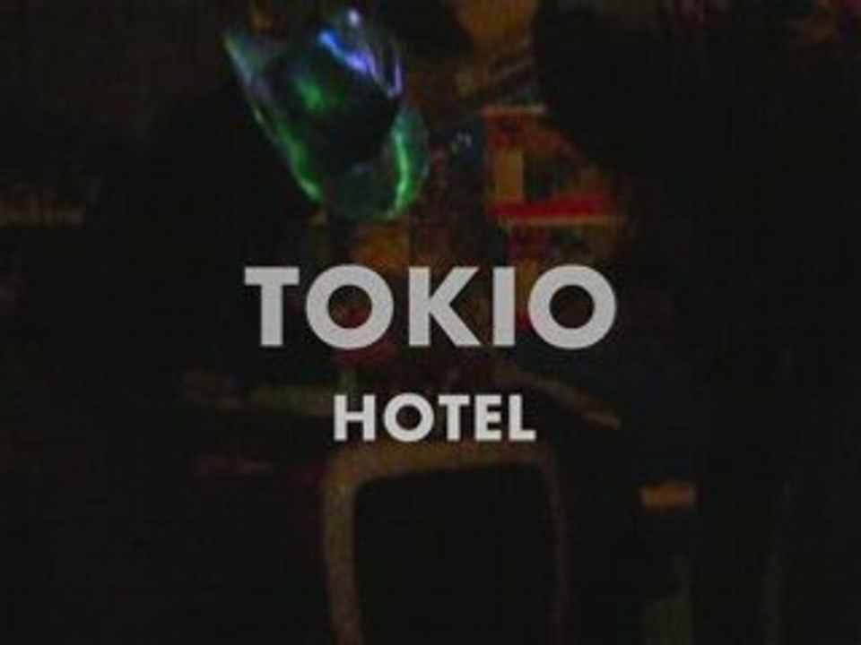 Tokio Hotel VS LE Destructeur de papiers...