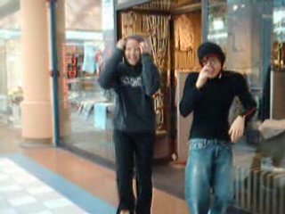 Les délires abrutis d'un japonais et d'une folle