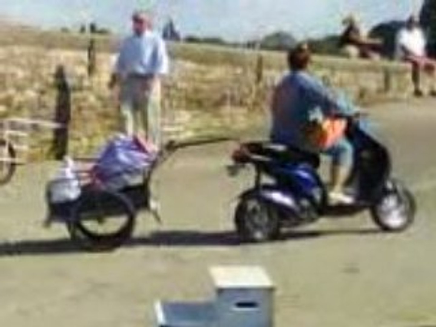 scooter remorque - Vidéo Dailymotion