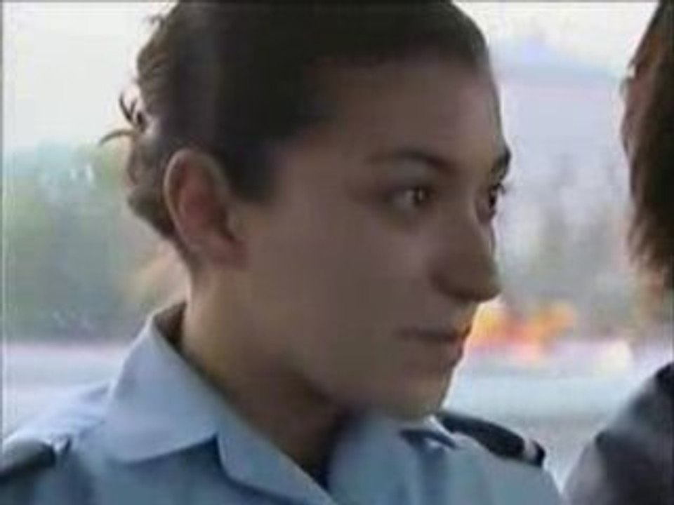 Clash la fille de morsay insulte une nana flic mimi