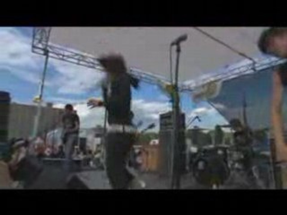 From First To Last- Note To Self (live)