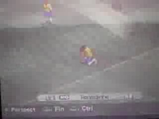 pes  ronaldinho  tombe