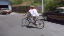 Future References To The Burbs ('89) In Paperboy ('85) Arcade Video Game! Dragnet ('87) & Tom Hanks