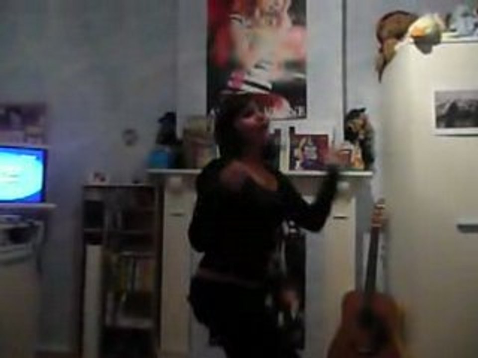 Malouchette danse sur The White One Is Evil