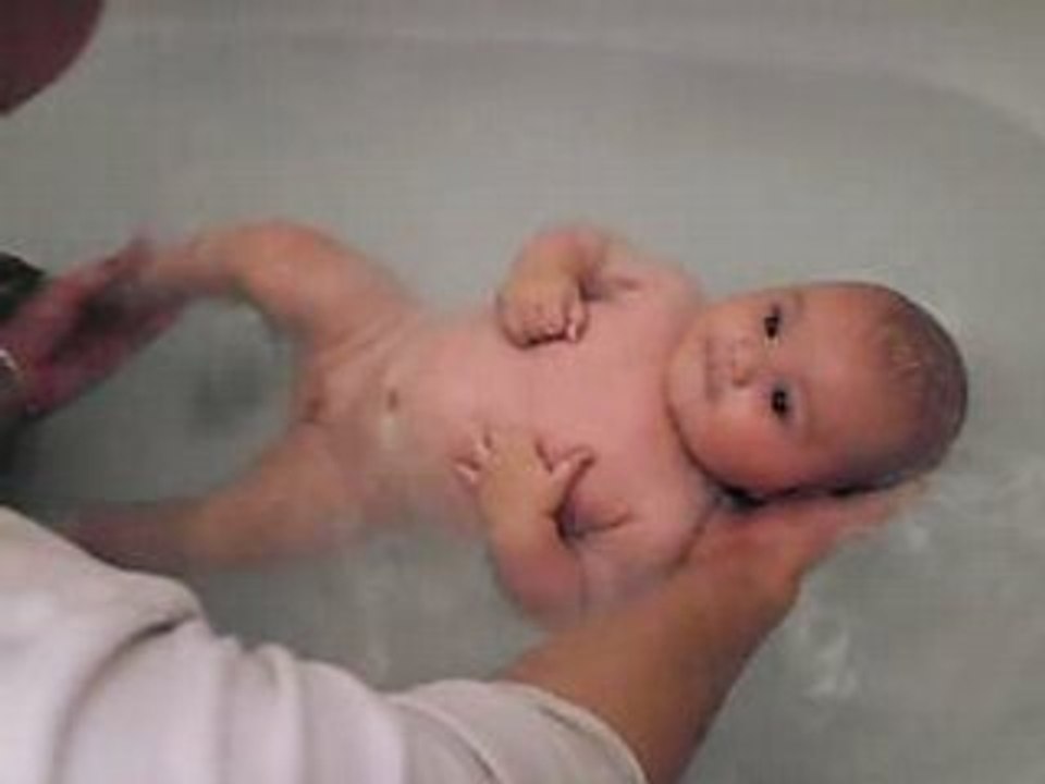 Gabriel dans son bain
