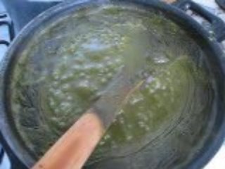 Mloukhia en train de cuire