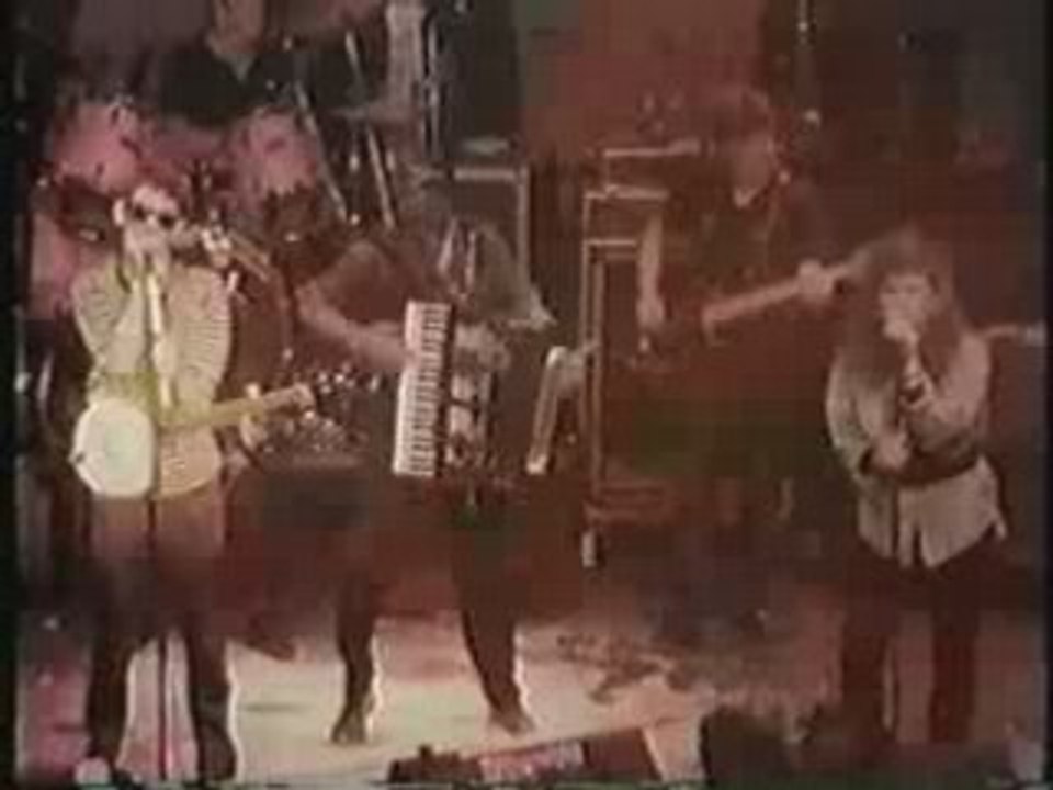 The Pogues and Kirsty MacColl - Fairytale of New York