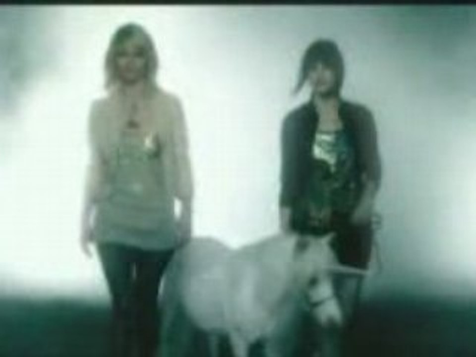 Uh huh her - "not a love song" OFFICIAL MUSIC VIDEO