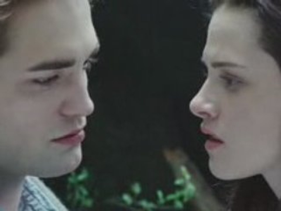 TWILIGHT TEASER TRAILER  2