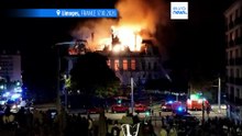 França: histórico edifício dos Paços do Concelho de Limoges em chamas durante protestos