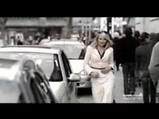 donna nel volante pericolo costante