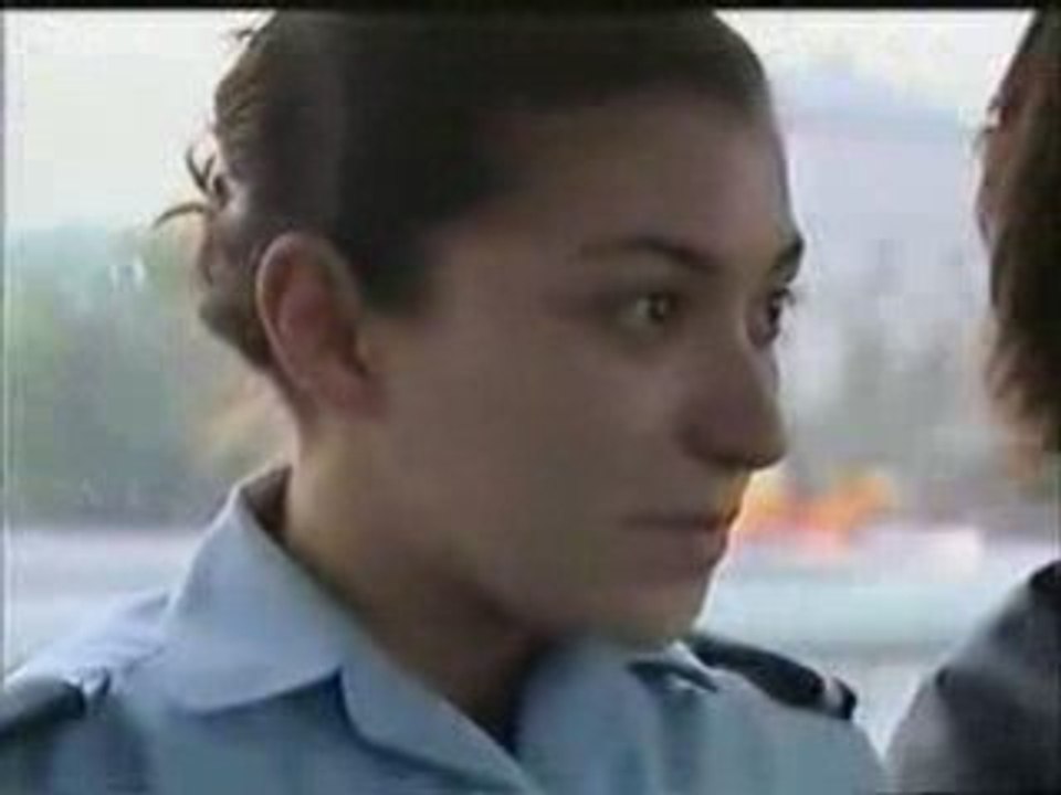 Une policière se fait insulter