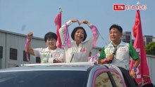 無懼烈日當空 何欣純太平車掃「追欣族」狂喊凍蒜