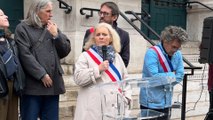 Devant la mairie d