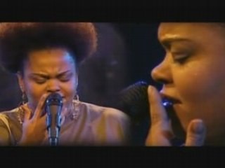 Jill Scott - He Loves Me (Live in Paris)