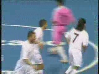 super but en ciseau acrobbatique au futsal