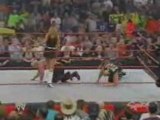 Raw 2003 - 13-10-03 - Steve Austin sauve Stacy Keibler.....