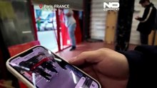 أصحاب المتاجر في باريس يزيلون الأضرار ويصلحون محالهم بعد أعمال الشغب