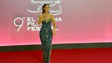 نجلاء بدر للمصورين: لا ما بلفش بالفستان خلاص كان زمان