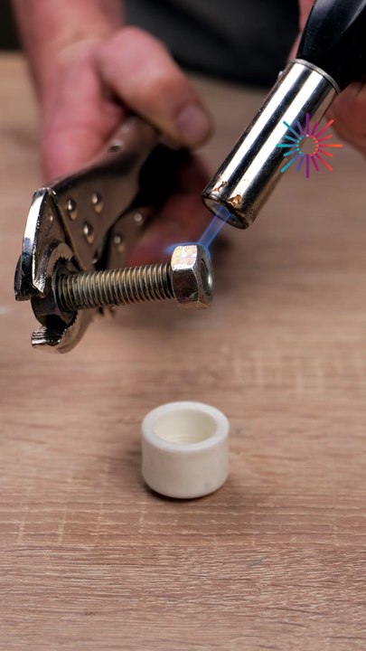 Bolt removal for drill attachment - video Dailymotion
