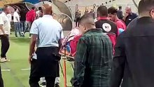 لحظة نقل لاعب بترول أسيوط لسيارة الإسعاف بعد إصابته أمام الزمالك