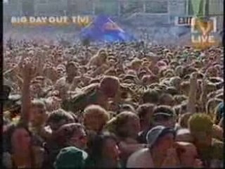 System Of A Down - Chop Suey (Live Big Day Out 2002)