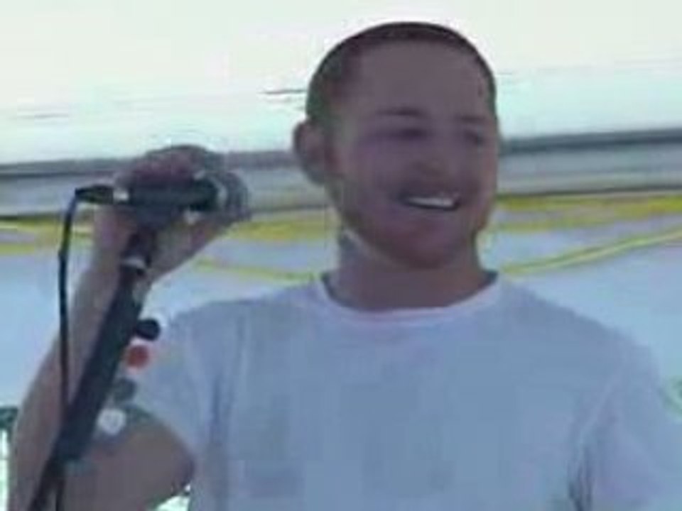 Scott Grimes - "Sunset Blvd" (Live)