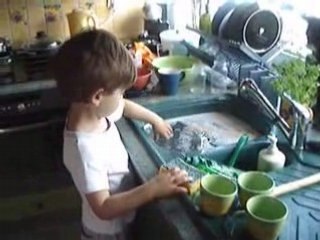 Je fais la vaisselle