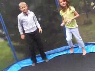 Délire sur le trampo