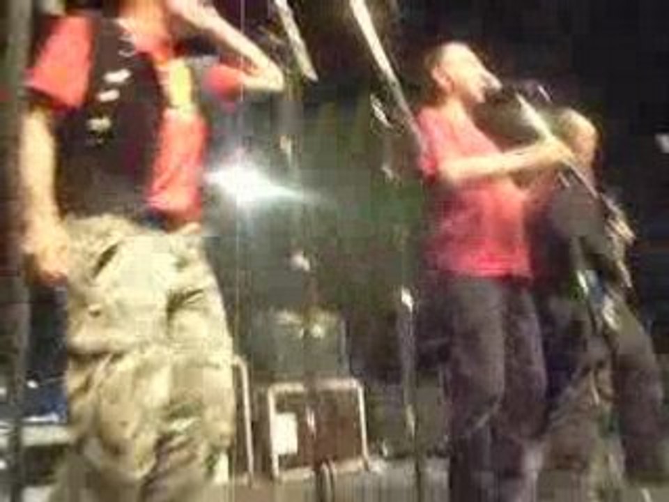 Les Ramoneurs de Menhirs - Dans Gwadek (live)