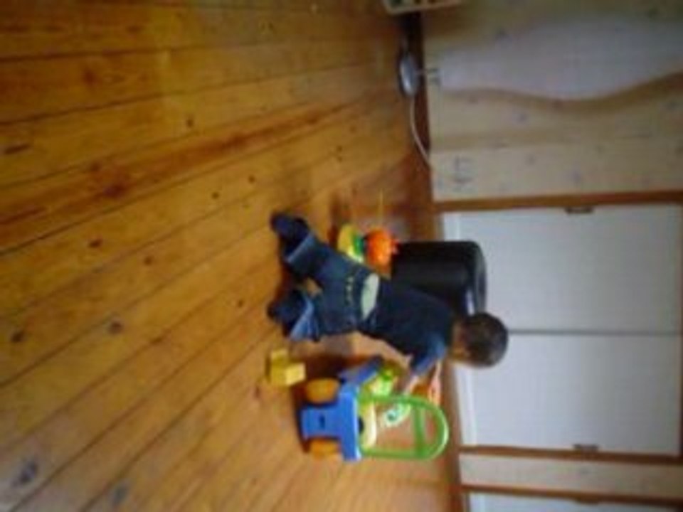 Alessandro qui marche
