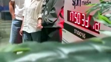2026.10.21 [Hậu trường] Triệu Vy tham gia chương trình phỏng vấn trên Đài phát thanh tại Singapore