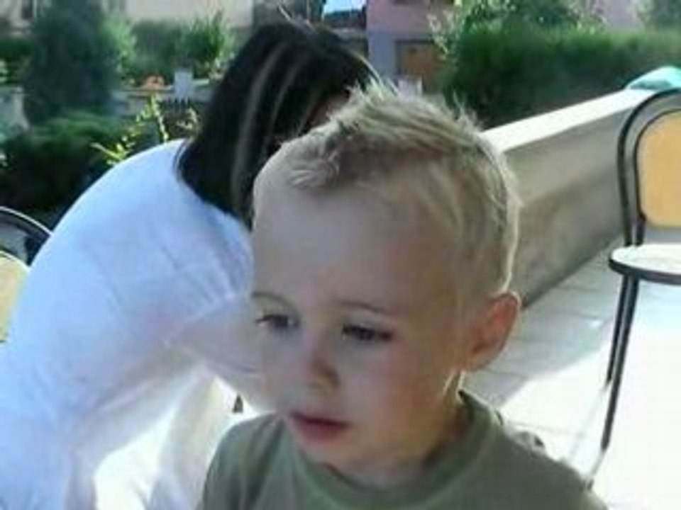 080829 - yanis chante