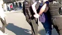 Gentileza Lula González: detuvieron al Padre Paco en Plaza de Mayo