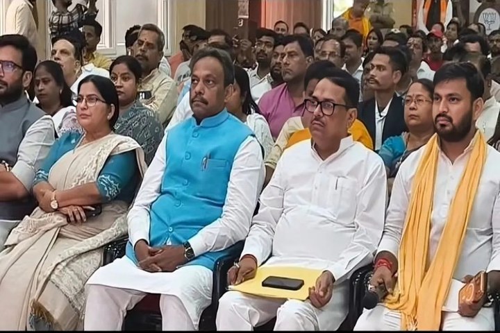 महिलाओं से किसानों तक, ‘मन की बात’ में हर वर्ग की आवाज: लखनऊ में विनोद तावड़े संग जुटे भाजपा नेता