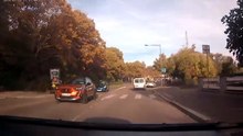 GA472MC Il conduit n’importe comment, et la route entière en fait les frais