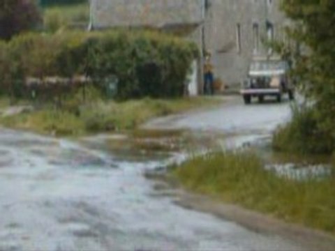 minerva 4X4 - gué à pleine vitesse!