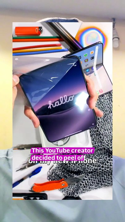 he peeled off the matte scree on iPhone duo - video Dailymotion