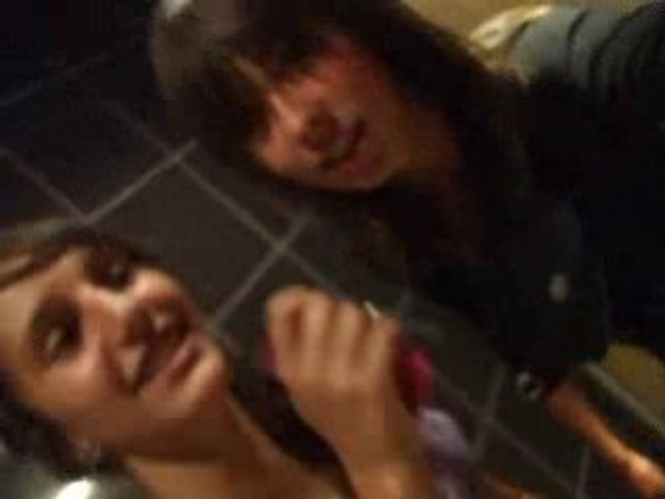 Dan les toilettes du mac do , with bestinettes ptdr