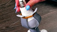 An easy way to change light bulbs! 💡💯