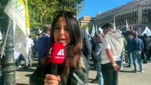 Caro carburante, a Roma protesta di taxi e Ncc sotto il ministero dei Trasporti - Videonews