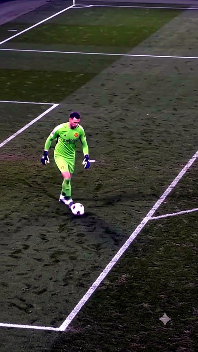 Football_team_building_up_play_20260917163731 - video Dailymotion