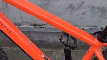 Un vélo à la verticale fait 26/10/2026